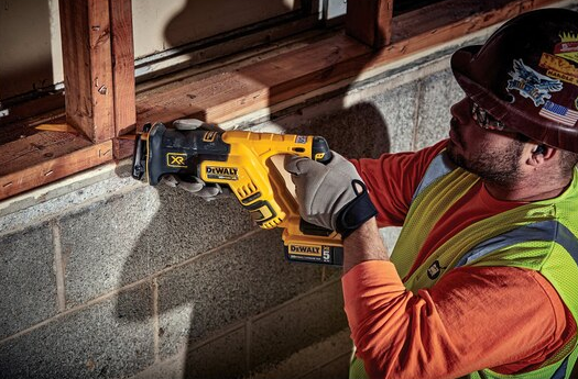 Dewalt DCS367B 20V MAX XR Brushless Compact Reciprocating Saw Tool