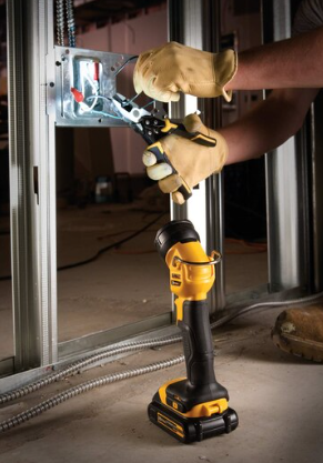 Dcl040 dewalt clearance 20v flashlight
