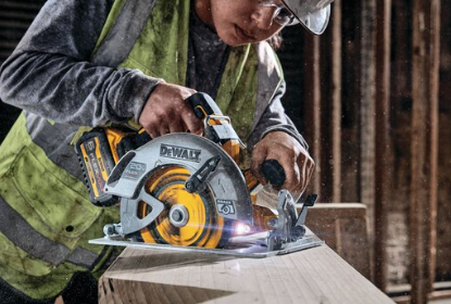 Dewalt DCS573B 20V MAX 7 1 4 in. Brushless Cordless Circular Saw with