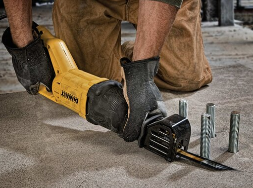 Dewalt DWE305 12.0 Amp Reciprocating Saw - NYDIRECT